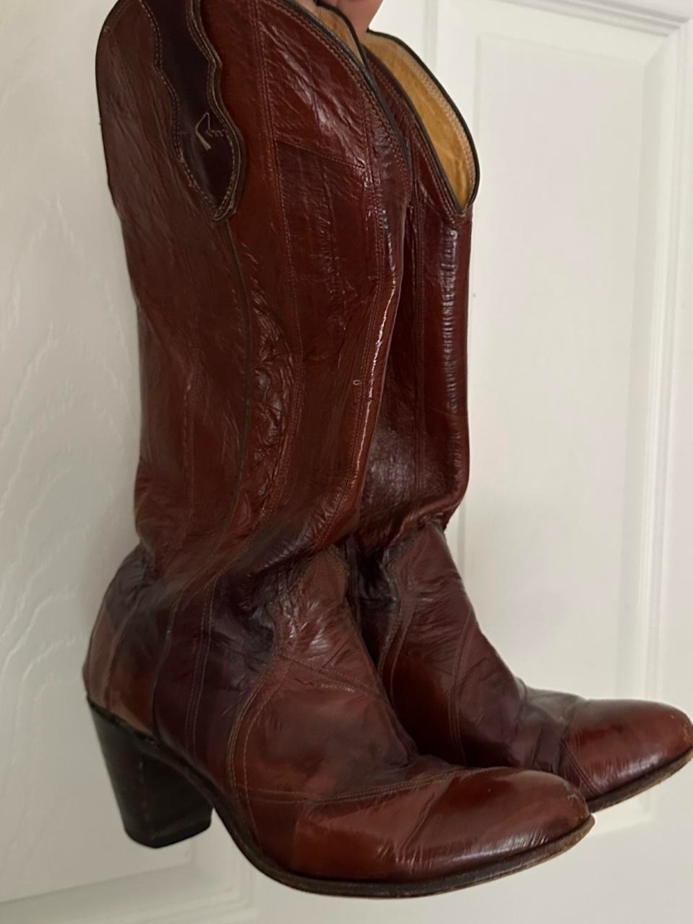 Vintage 80s Justin Boots red brown Leather Cowboy Boots size 7